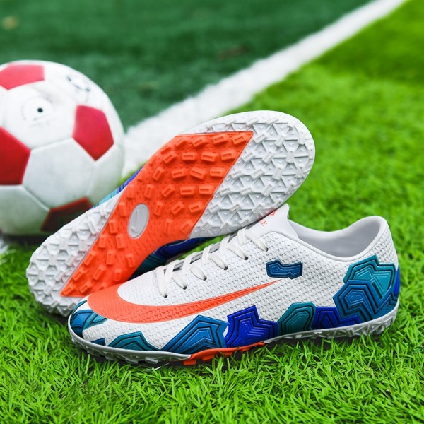 Custom LOGO Professional Soccer Cleats Cheap Football Shoes Kids Men krampon futbol orjinal Outdoor Football Boots Sneakers 