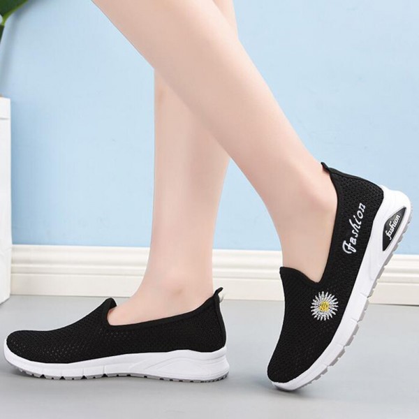 Women Daisy Decor Mesh Comfy Breathable Casual Slip On Sneakers 