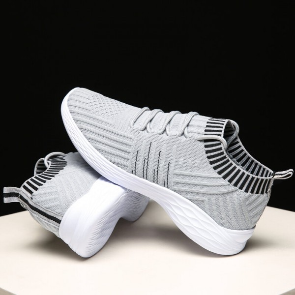 Woman Round Toe Mesh Breathable Slip-On Running Shoes 